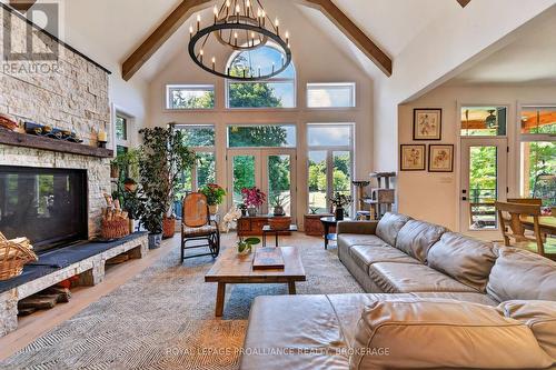 86 Macdonnell Street, Kingston (Central City East), ON - Indoor Photo Showing Living Room With Fireplace