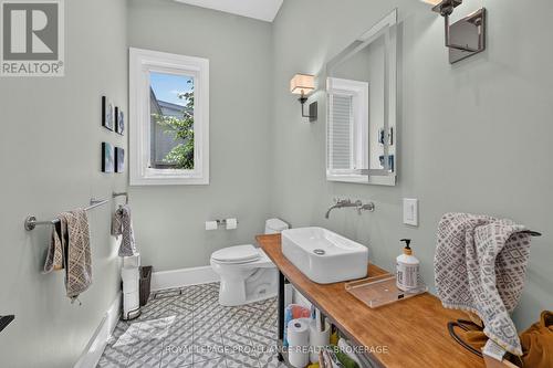 86 Macdonnell Street, Kingston (Central City East), ON - Indoor Photo Showing Bathroom