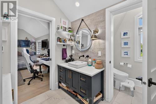 86 Macdonnell Street, Kingston (Central City East), ON - Indoor Photo Showing Bathroom
