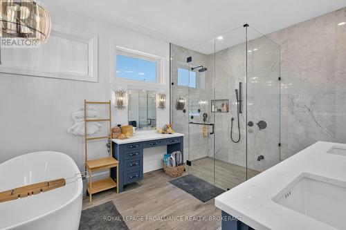 86 Macdonnell Street, Kingston (Central City East), ON - Indoor Photo Showing Bathroom
