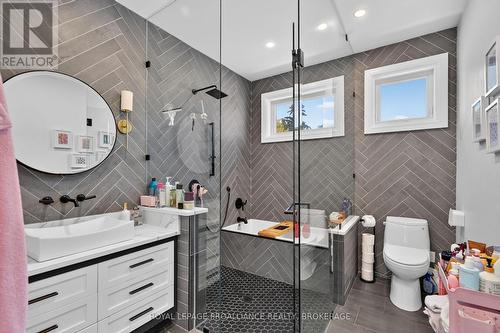 86 Macdonnell Street, Kingston (Central City East), ON - Indoor Photo Showing Bathroom