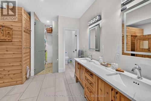 86 Macdonnell Street, Kingston (Central City East), ON - Indoor Photo Showing Bathroom
