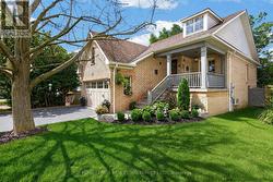 45 ROSEMARIE CRESCENT Whitby, ON L1M 1G6