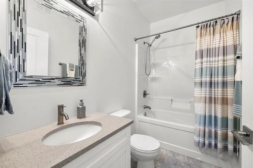 210 Main Street, Selkirk, MB - Indoor Photo Showing Bathroom