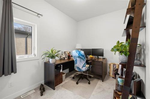 210 Main Street, Selkirk, MB - Indoor Photo Showing Other Room