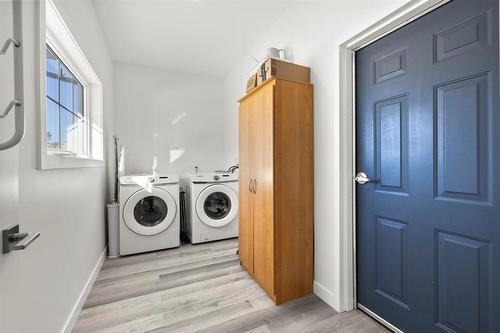 210 Main Street, Selkirk, MB - Indoor Photo Showing Laundry Room