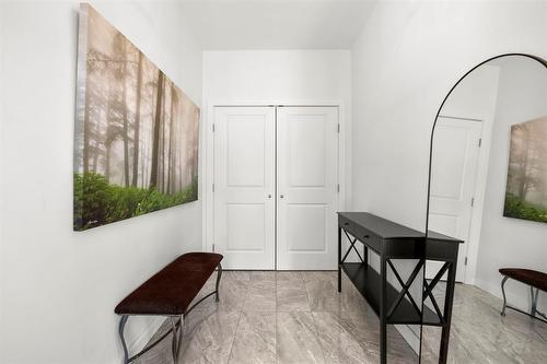 210 Main Street, Selkirk, MB - Indoor Photo Showing Other Room