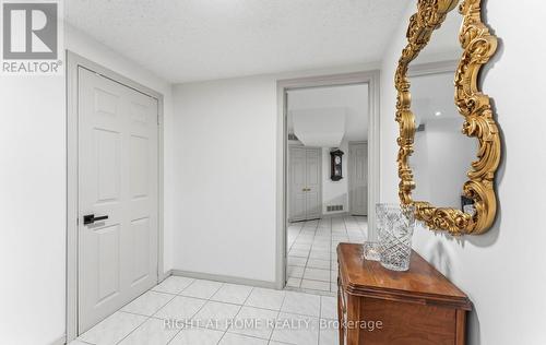 Interior access to self-contained basement. - 1665 Asgard Drive, Mississauga, ON - Indoor Photo Showing Other Room