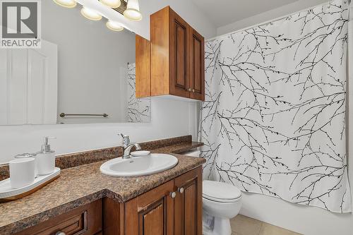 1285 Tanemura Crescent, Kelowna, BC - Indoor Photo Showing Bathroom