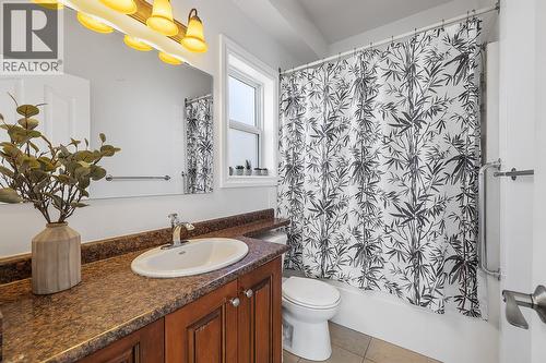1285 Tanemura Crescent, Kelowna, BC - Indoor Photo Showing Bathroom
