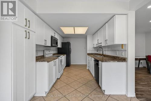 137 Hunterswood Crescent, Ottawa, ON - Indoor Photo Showing Kitchen