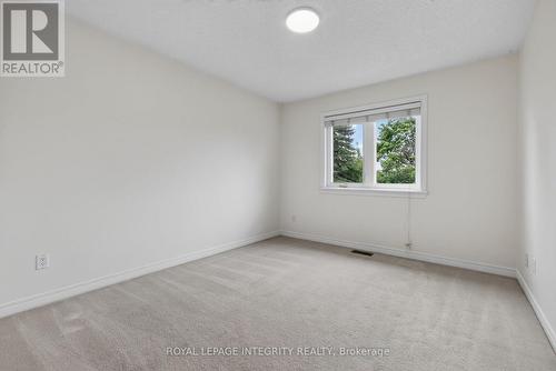 137 Hunterswood Crescent, Ottawa, ON - Indoor Photo Showing Other Room