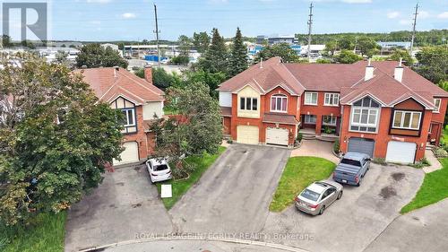 137 Hunterswood Crescent, Ottawa, ON - Outdoor With Facade