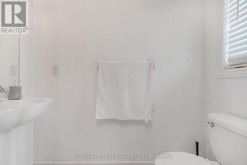 14 Redcedar Crescent, Hamilton, ON - Indoor Photo Showing Bathroom
