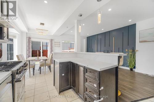 14 Redcedar Crescent, Hamilton, ON - Indoor Photo Showing Kitchen With Upgraded Kitchen