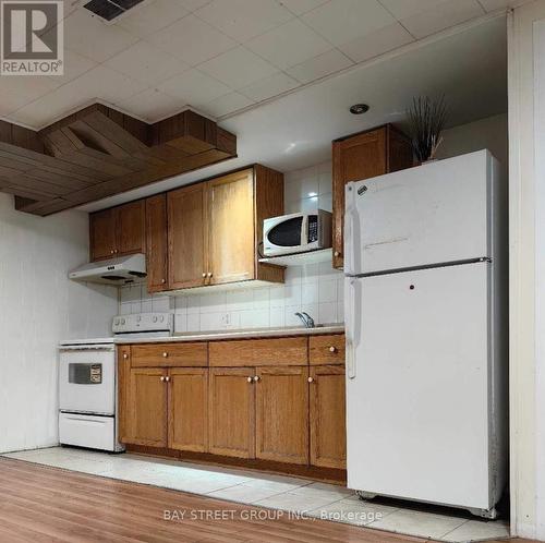 14 Macbeth Boulevard, St. Catharines, ON - Indoor Photo Showing Kitchen