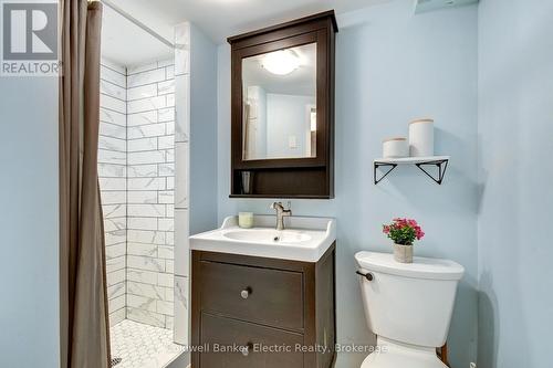 1647 Stenner Road, Douro-Dummer, ON - Indoor Photo Showing Bathroom
