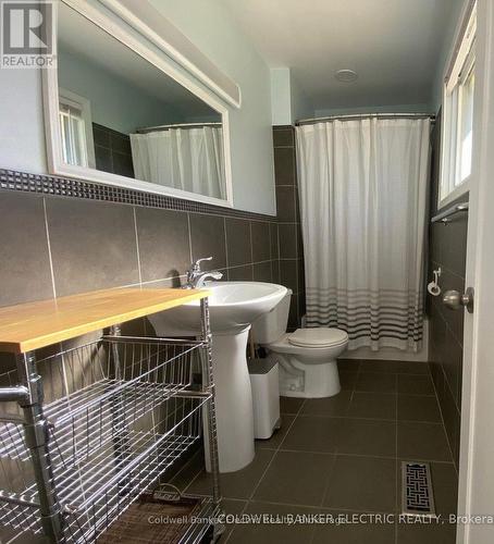 1647 Stenner Road, Douro-Dummer, ON - Indoor Photo Showing Bathroom