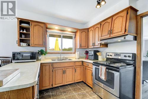 1647 Stenner Road, Douro-Dummer, ON - Indoor Photo Showing Kitchen With Double Sink