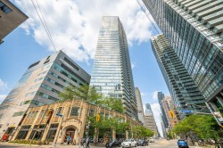 3307-832 Bay Street Toronto, ON M5S 1Z6