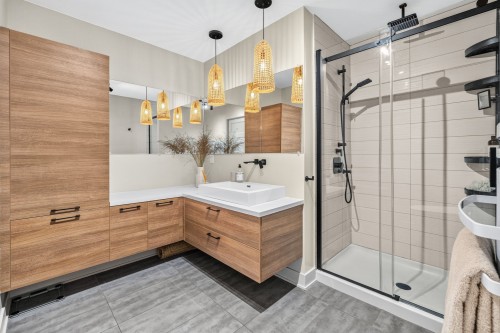 Master Bathroom - 1210 Rue Woodland, Montréal (Verdun/Île-Des-Soeurs), QC - Indoor Photo Showing Bathroom