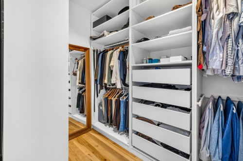 Closet - 1210 Rue Woodland, Montréal (Verdun/Île-Des-Soeurs), QC - Indoor With Storage