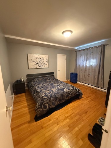 Master Bedroom - 8104A Rue Malouin, Montréal (Saint-Léonard), QC - Indoor Photo Showing Bedroom