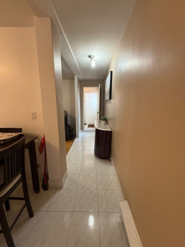 Passageway - 8104A Rue Malouin, Montréal (Saint-Léonard), QC - Indoor Photo Showing Other Room