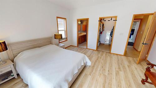 3329 Mt Fisher Drive, Cranbrook, BC - Indoor Photo Showing Bedroom