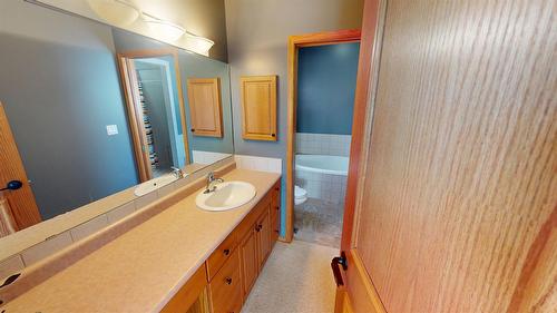 3329 Mt Fisher Drive, Cranbrook, BC - Indoor Photo Showing Bathroom