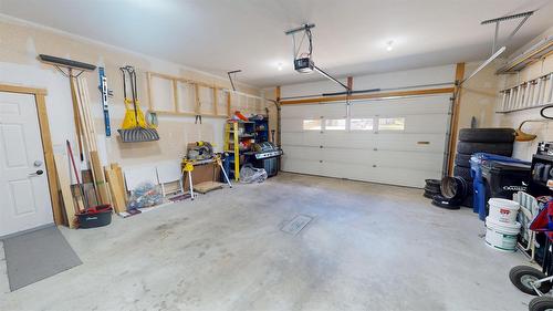3329 Mt Fisher Drive, Cranbrook, BC - Indoor Photo Showing Garage