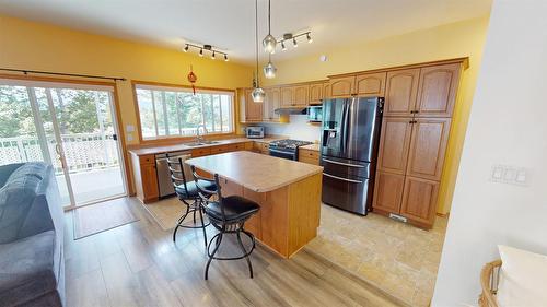 3329 Mt Fisher Drive, Cranbrook, BC - Indoor Photo Showing Kitchen