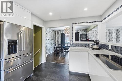 330 East 18Th Street, Hamilton, ON - Indoor Photo Showing Kitchen