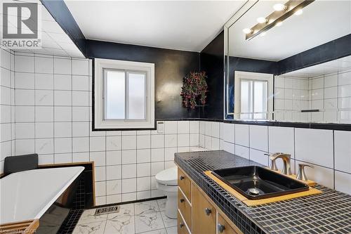 330 East 18Th Street, Hamilton, ON - Indoor