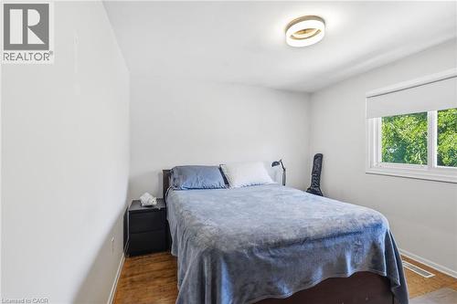 330 East 18Th Street, Hamilton, ON - Indoor Photo Showing Bedroom