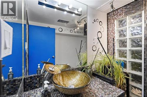 330 East 18Th Street, Hamilton, ON - Indoor Photo Showing Other Room