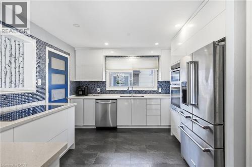 330 East 18Th Street, Hamilton, ON - Indoor Photo Showing Kitchen With Stainless Steel Kitchen With Upgraded Kitchen