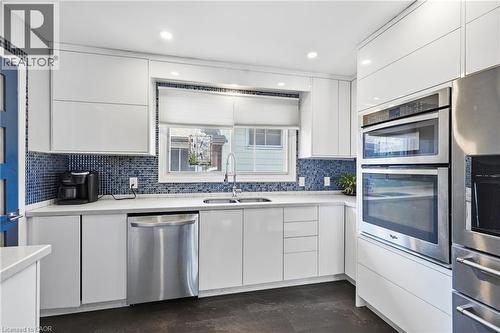 330 East 18Th Street, Hamilton, ON - Indoor Photo Showing Kitchen With Stainless Steel Kitchen With Double Sink With Upgraded Kitchen