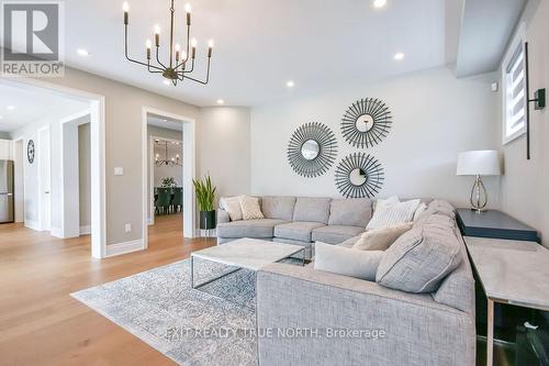 108 Rugman Crescent, Springwater, ON - Indoor Photo Showing Living Room