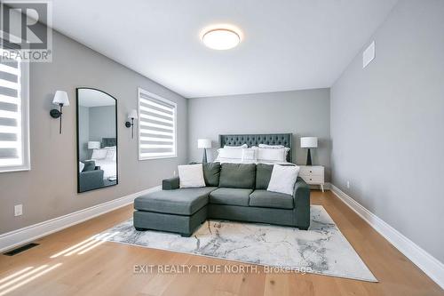 108 Rugman Crescent, Springwater, ON - Indoor Photo Showing Living Room