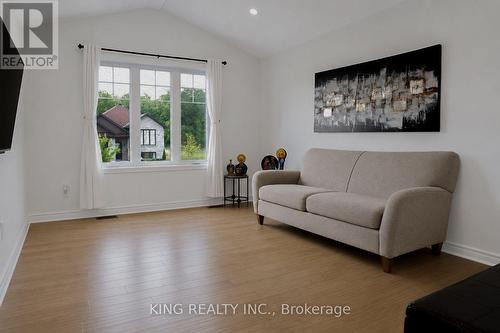 86 Cameron Crescent, Cornwall, ON - Indoor Photo Showing Living Room