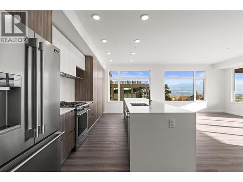 2760 Olalla Road Unit# 207, West Kelowna, BC - Indoor Photo Showing Kitchen With Upgraded Kitchen