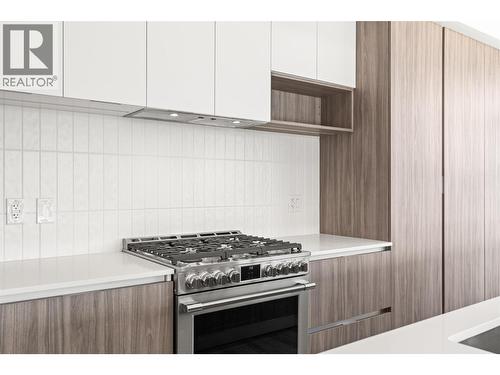 2760 Olalla Road Unit# 207, West Kelowna, BC - Indoor Photo Showing Kitchen With Upgraded Kitchen
