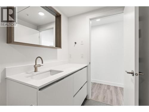 2760 Olalla Road Unit# 207, West Kelowna, BC - Indoor Photo Showing Bathroom