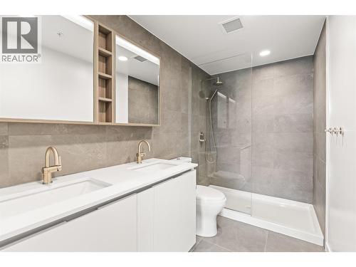 2760 Olalla Road Unit# 207, West Kelowna, BC - Indoor Photo Showing Bathroom