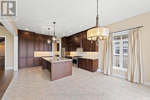 31 Munsie Drive, King, ON - Indoor Photo Showing Kitchen With Upgraded Kitchen