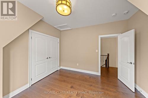 31 Munsie Drive, King, ON - Indoor Photo Showing Other Room