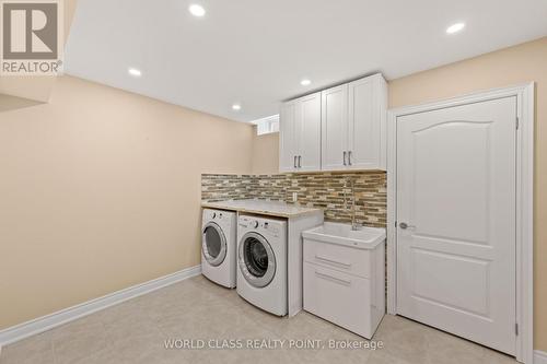 31 Munsie Drive, King, ON - Indoor Photo Showing Laundry Room