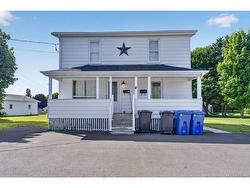 17 Dover ST Campbellton, NB E3N 1P4