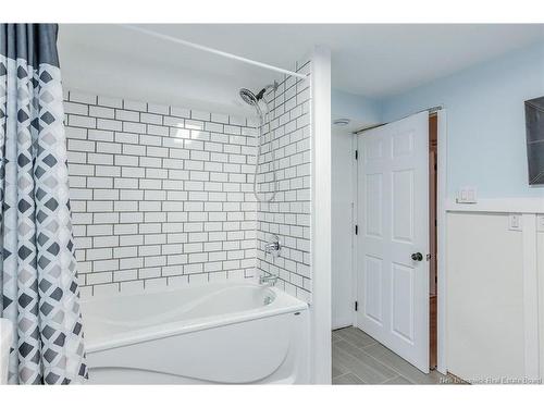 28 Loyalist Dr, Hampton, NB 